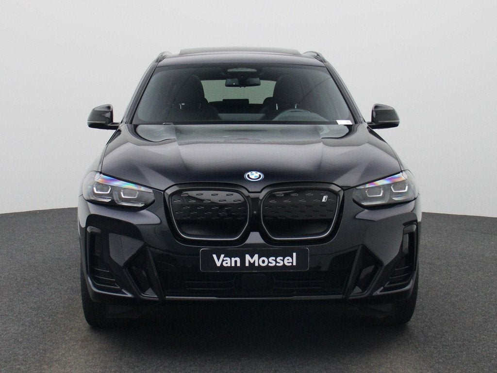 BMW iX3 M-Sport 80 kWh | PANORAMADAK | 360 CAMERA | HARMAN K, Auto's, BMW, Automaat, 12 maanden, Gebruikt, 750 kg