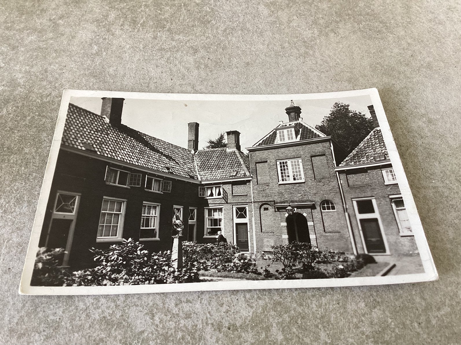 Leiden.       Jean Pesijnhofje.     1958, Ophalen of Verzenden, 1940 tot 1960, Zuid-Holland