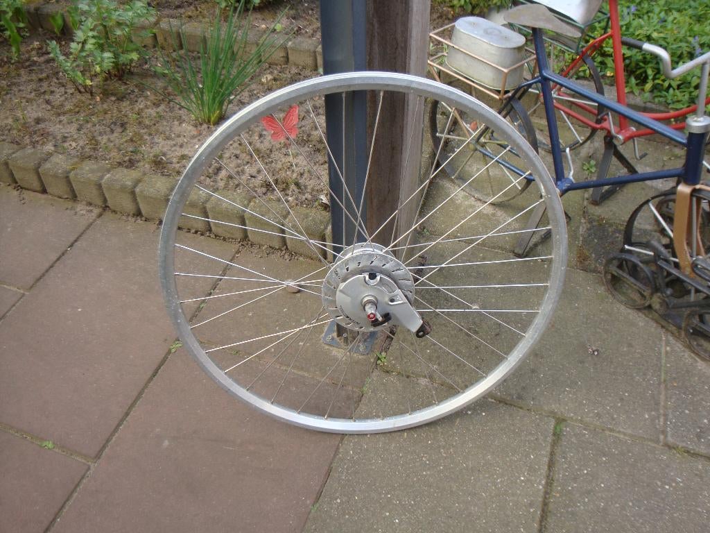 gebruikt 28 inch achterwiel met 8 V, Fietsen en Brommers, Gebruikt, Aluminium, Stadsfiets, Ophalen