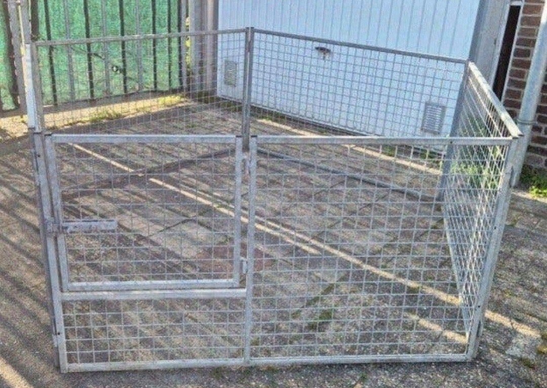 Nette gegalvaniseerde puppy kennel., Ophalen, Gebruikt
