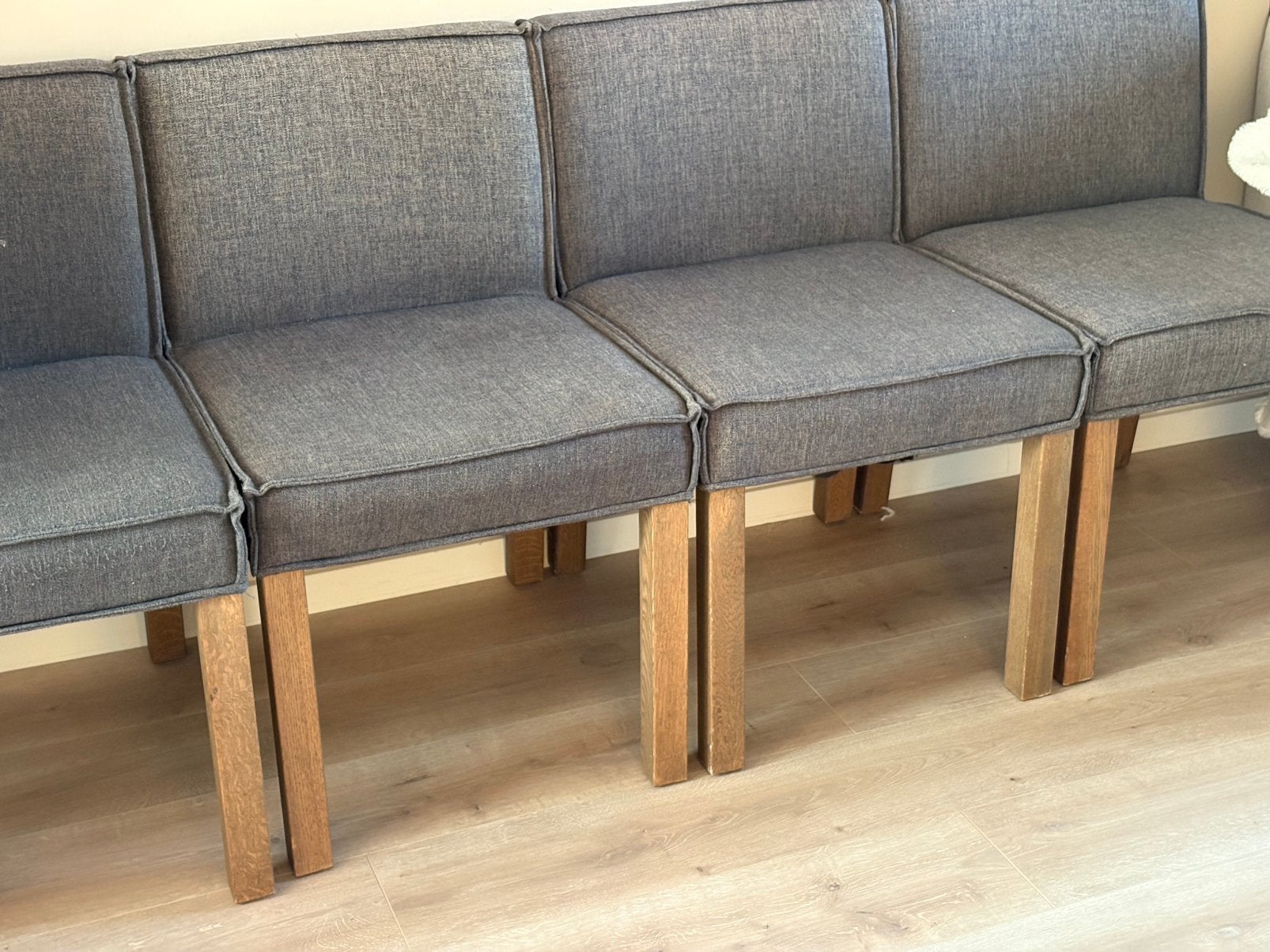 4 eettafel stoelen, Ophalen of Verzenden, Zo goed als nieuw, Bruin, Stof
