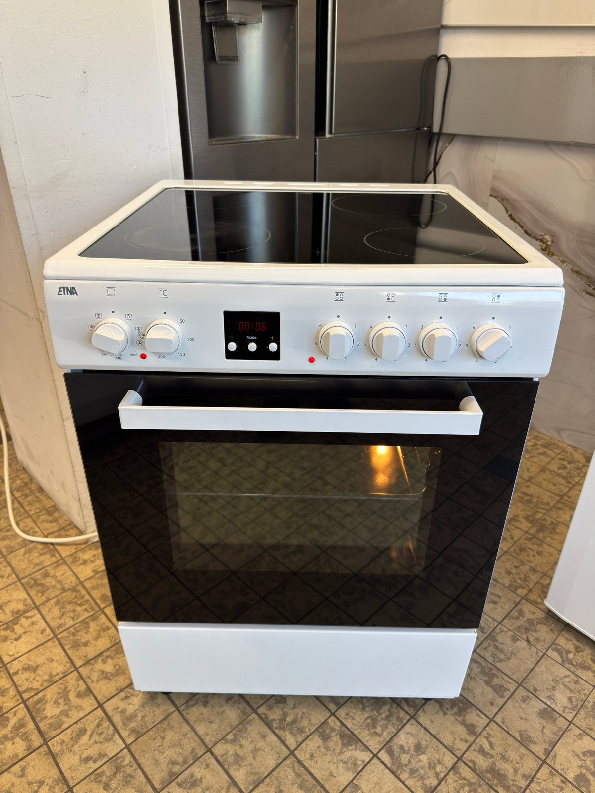 Etna Elektrisch Fornuis 60cm Breed, 2-Fase Aansluiting, Witgoed en Apparatuur, Fornuizen, Ophalen of Verzenden, Zo goed als nieuw