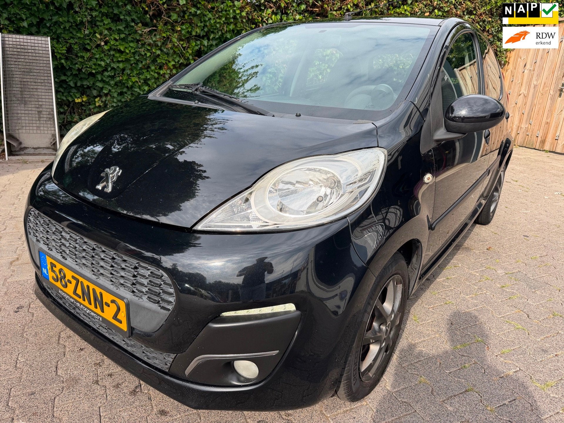 Peugeot 107 1.0 Active/TREKHAAK/AIRCO/NAP, Voorwielaandrijving, Euro 5, Gebruikt, 4 stoelen