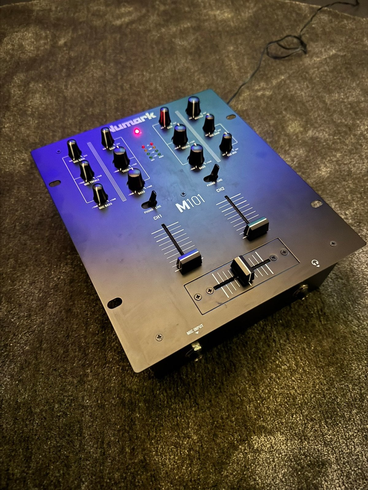 Numark M101 DJ-mixer – mengpaneel- nette staat, Ophalen, Zo goed als nieuw, Minder dan 5 kanalen