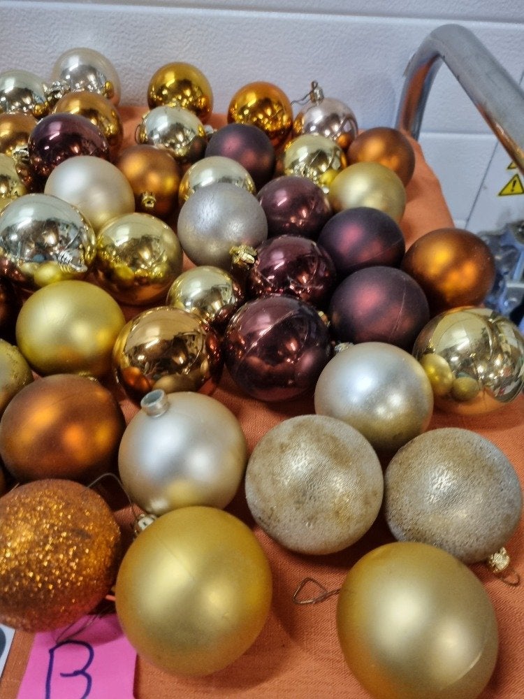 kerstballen goud tinten kunststof 59x [b289],, Ophalen of Verzenden, 'T Olde Gre-j, Info@toldegrej.nl, Endepoelstraat 20f Didam