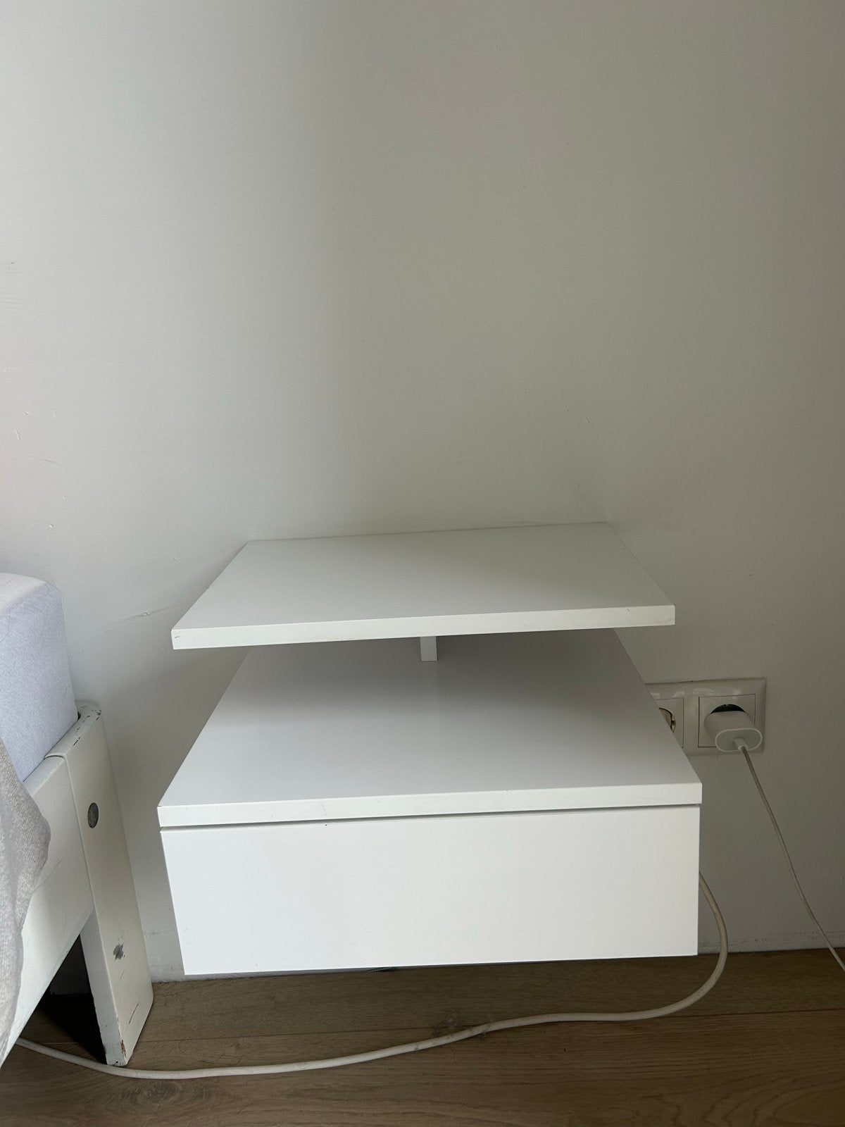 2x Wit Nachtkastje met Lade - Compact en Praktisch, Ophalen, Gebruikt, Minder dan 45 cm, Minder dan 55 cm