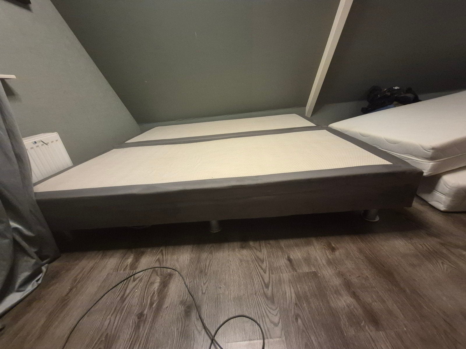 Tweepersoons boxspring met matrassen