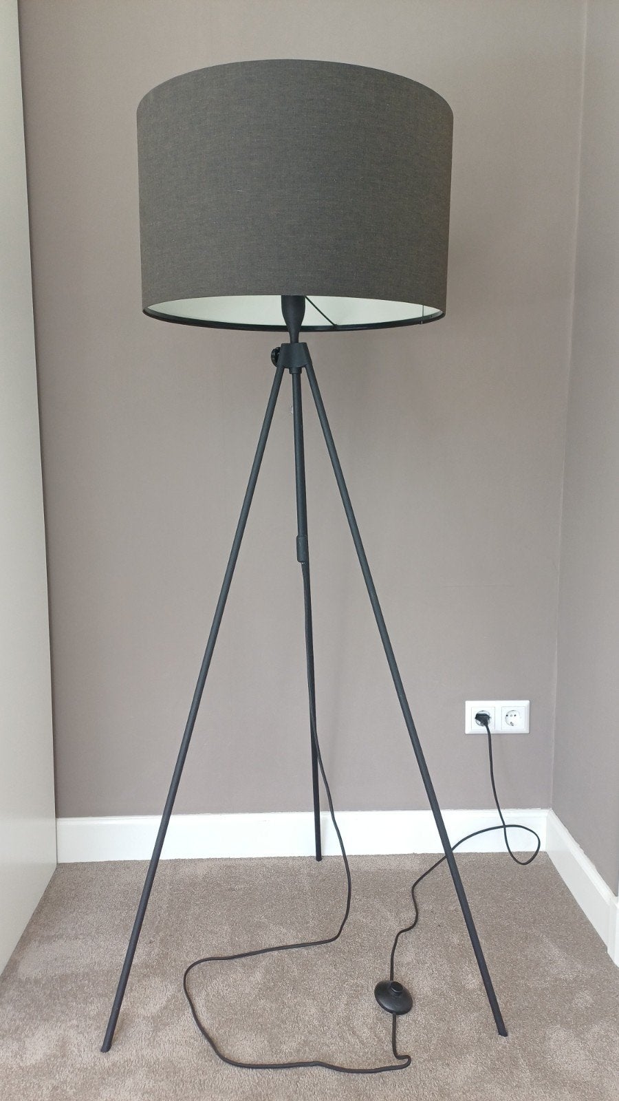 Zuiver | Driepoot vloerlamp mat zwart, Huis en Inrichting, Ophalen, Overige materialen, Gebruikt, E27 (groot)