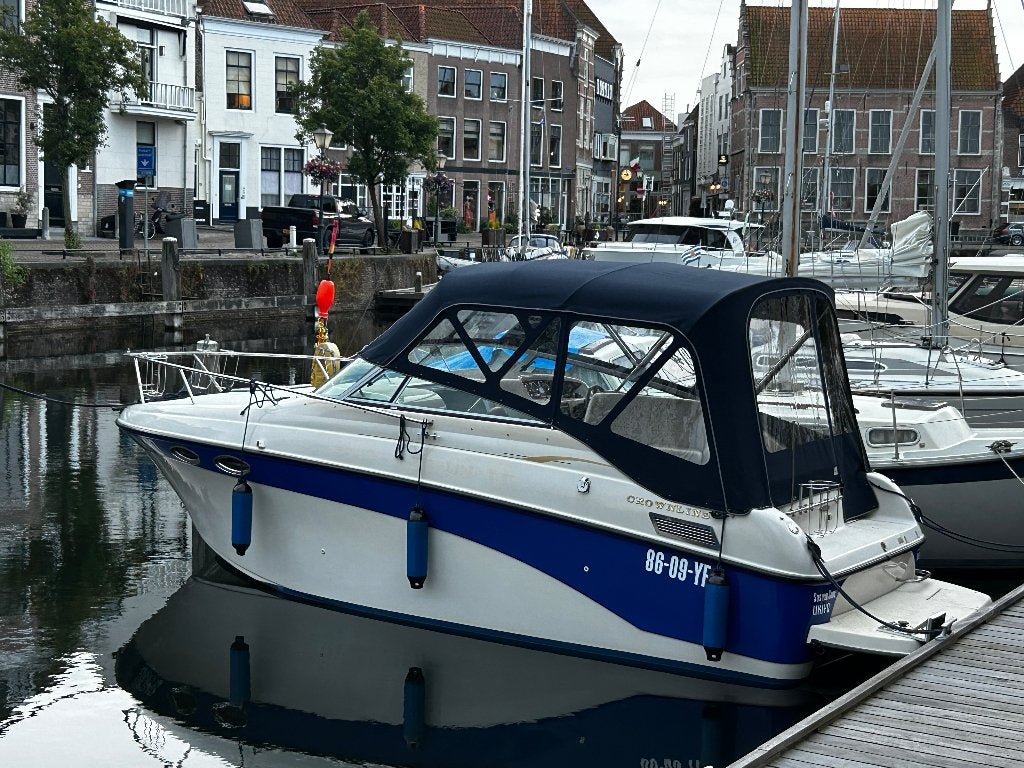 Crownline 242 CR speedscruiser, Watersport en Boten, Motorboten en Motorjachten, Gebruikt, Binnenboordmotor, 285 pk, 1.85 meter