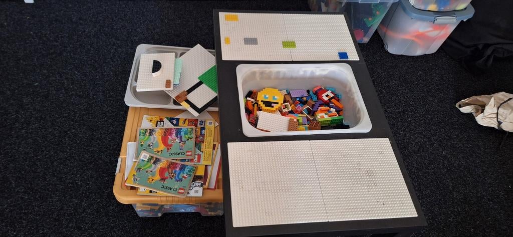 Lego tafel plus bak vol lego, Ophalen