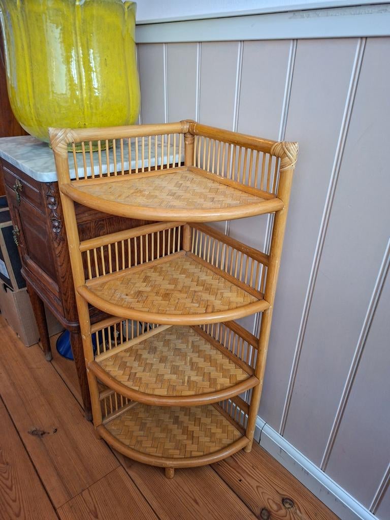 Rotan hoekkast, Ophalen, Gebruikt