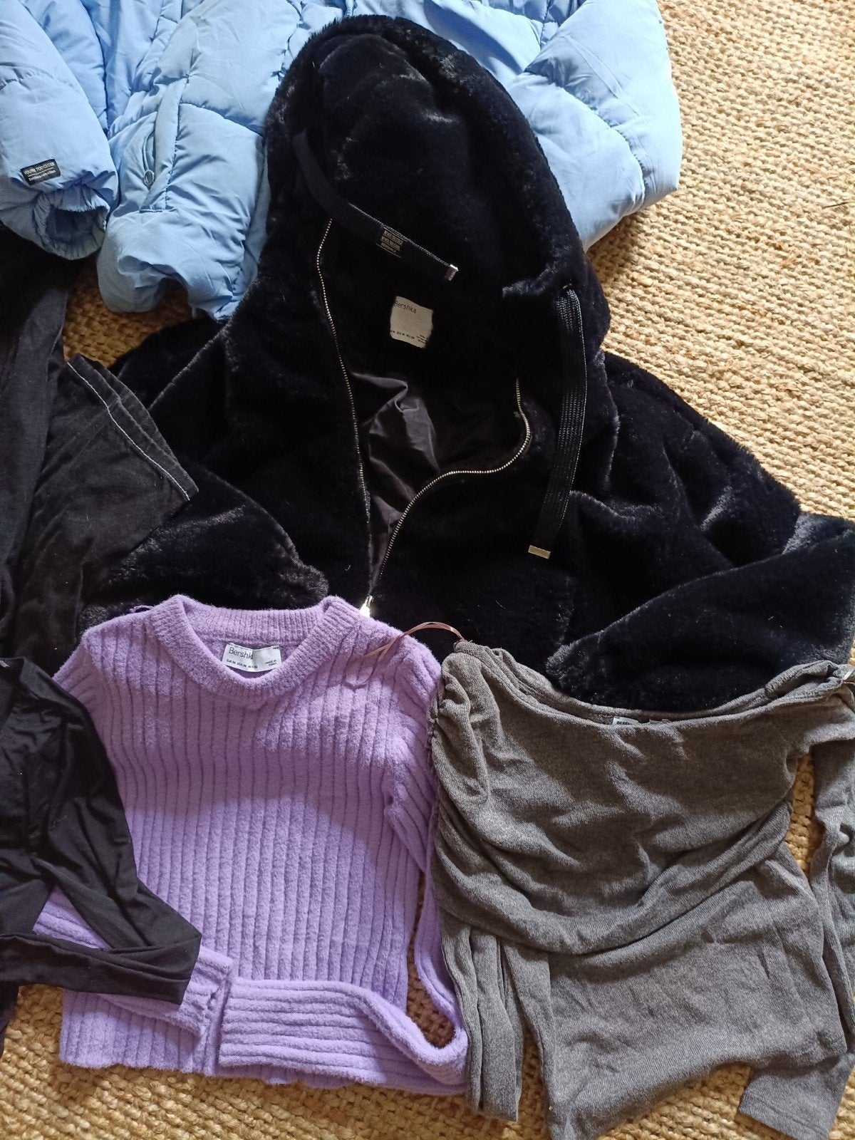 Bershka kledingpakket maat M-L, Kleding | Dames, Overige Dameskleding, Gedragen, Ophalen of Verzenden