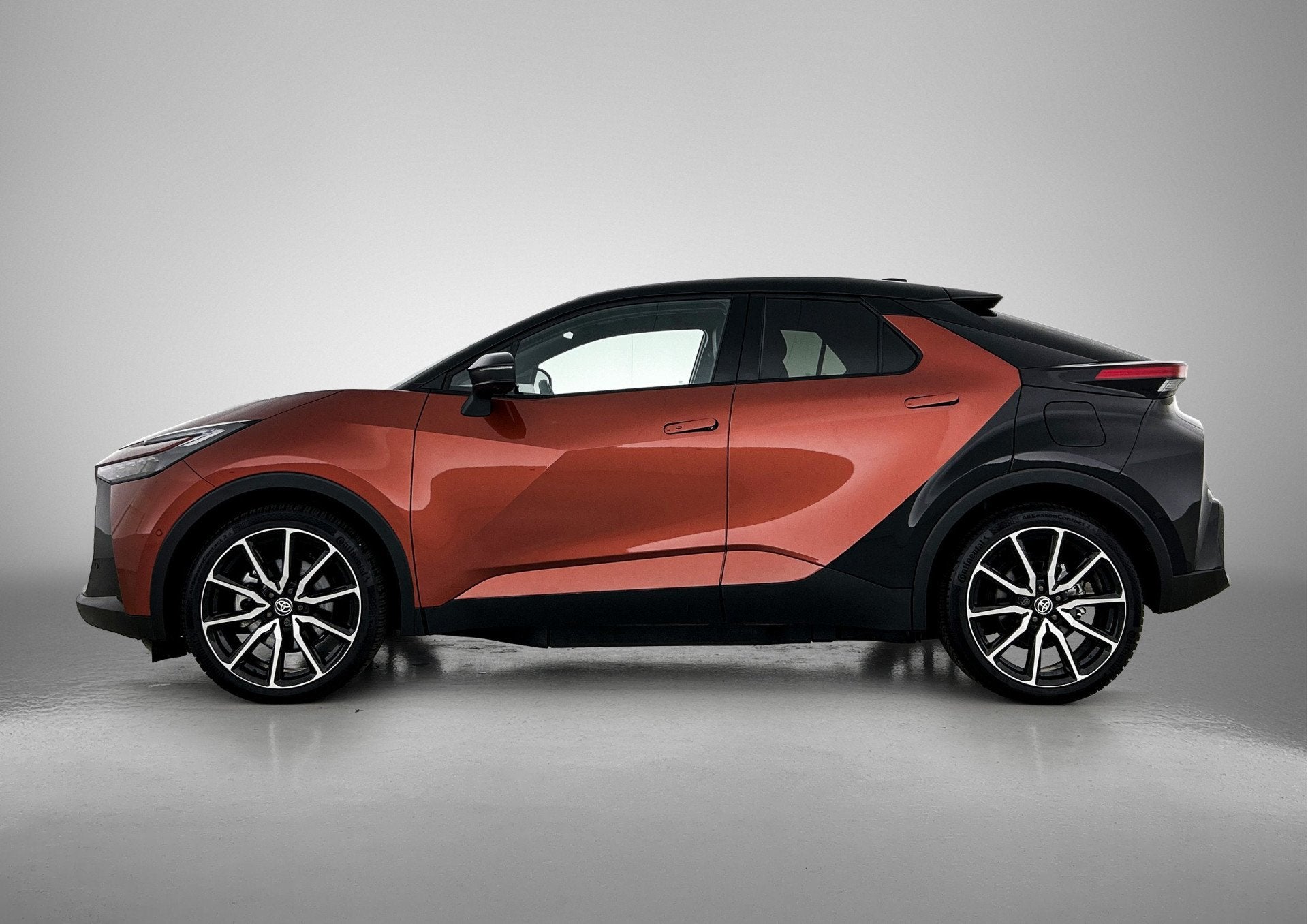 Toyota C-HR 2.0 Plug-in Hybrid 220 GR SPORT + Premium Pakket, Auto's, Toyota, 4 cilinders, Bedrijf, Hybride Elektrisch/Benzine