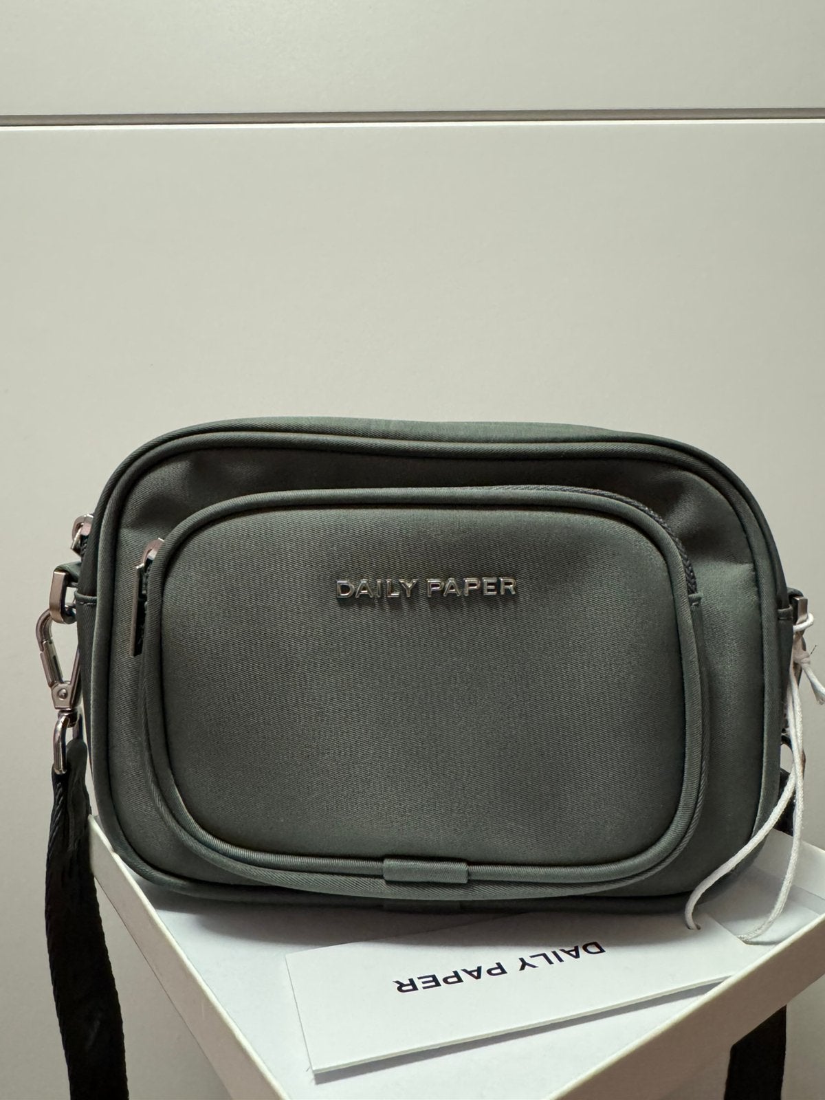 Daily Paper Ehamea crossbody tas (Nu DHL €2,89), Ophalen of Verzenden, Nieuw, Grijs