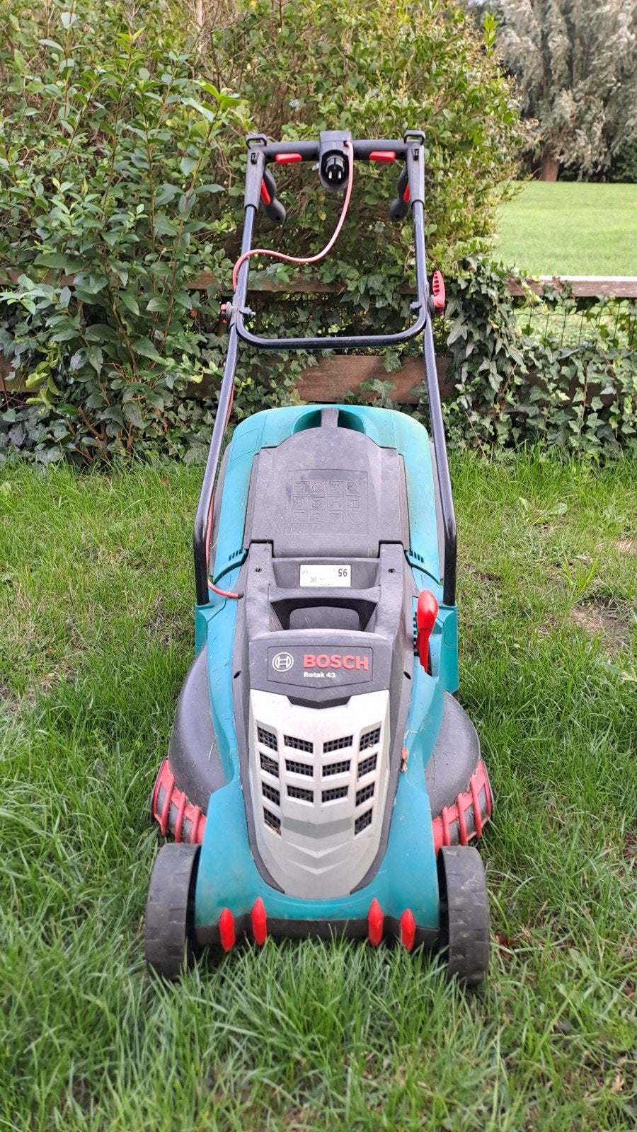 Te koop: Bosch Rotak 43 elektrische grasmaaier, Tuin en Terras, Ophalen, Cirkelmaaier, Gebruikt, Elektrische grasmaaier