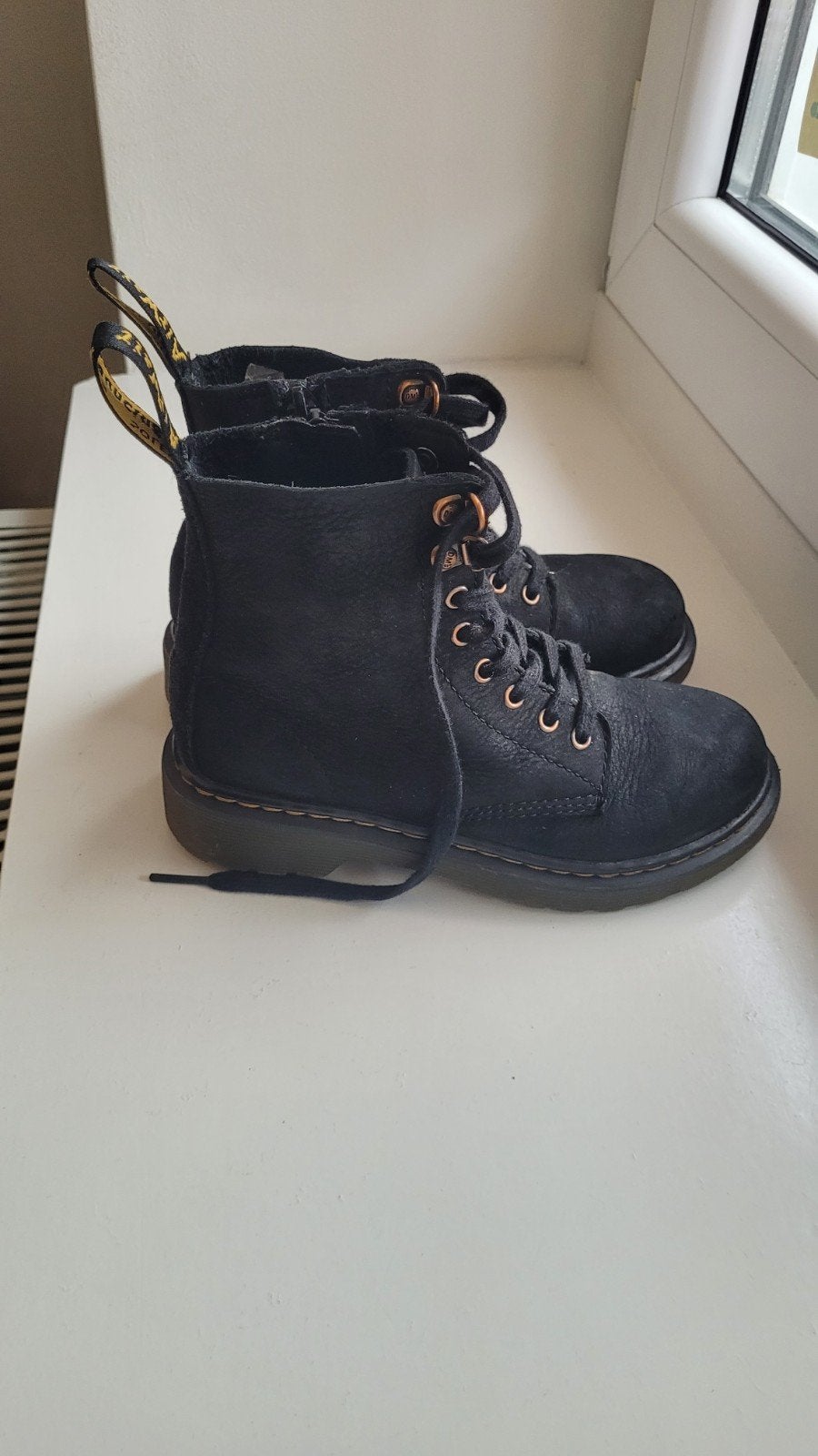 Dr. Martens laarsjes in zeer nette staat maat 30, Kinderen en Baby's, Kinderkleding | Schoenen en Sokken, Ophalen, Zo goed als nieuw