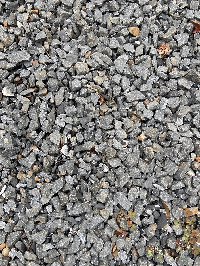 Gratis af te halen: Split / Grind, Tuin en Terras, Grind, Keien en Split, Zo goed als nieuw, Split, Antraciet, Ophalen