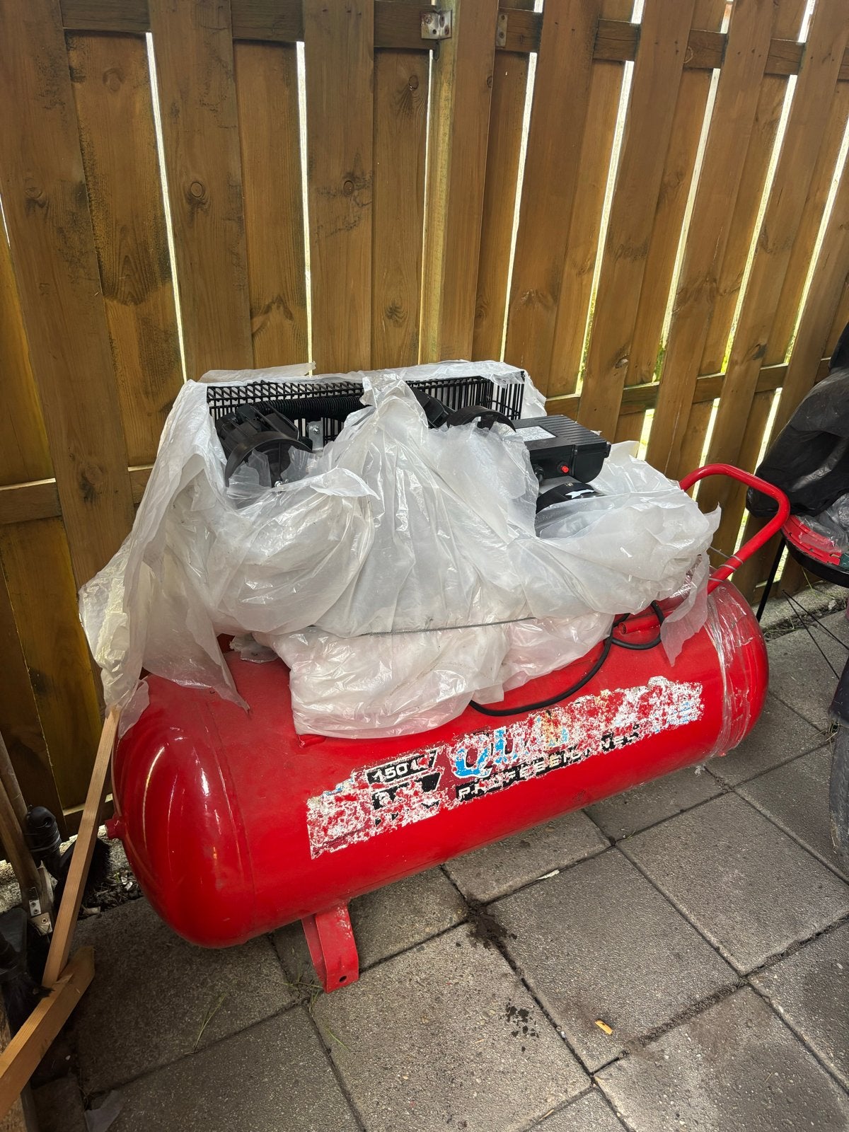 Compressor 150L, Doe-het-zelf en Verbouw, Ophalen, Zo goed als nieuw, 200 tot 400 liter/min, 10 bar of meer