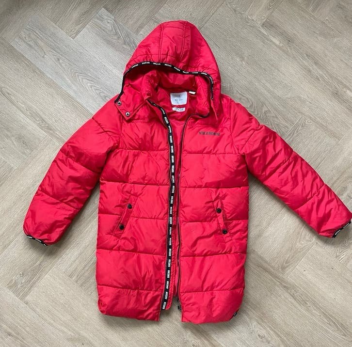 Nik&Nik winterjas met capuchon maat 140, Kinderen en Baby's, Verzenden, Zo goed als nieuw, Jongen of Meisje, Jas