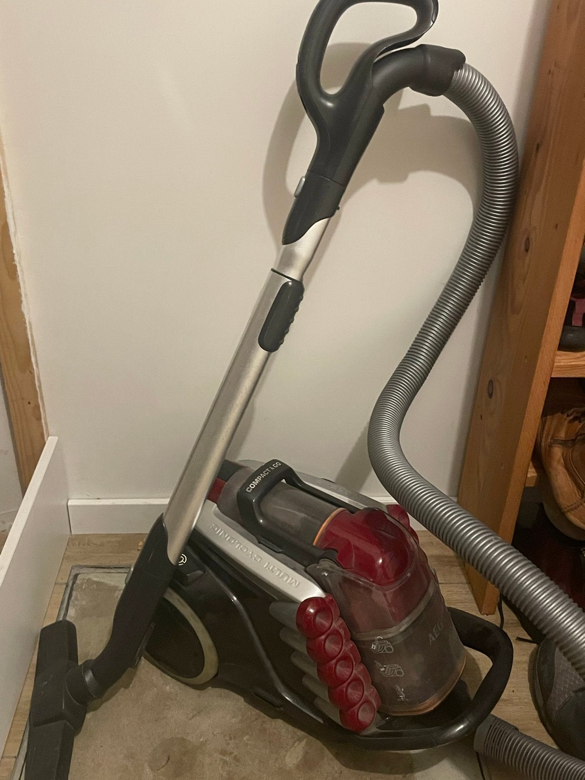 AEG Compact & Go Stofzuiger, Ophalen, Gebruikt, Sledestofzuiger, Reservoir