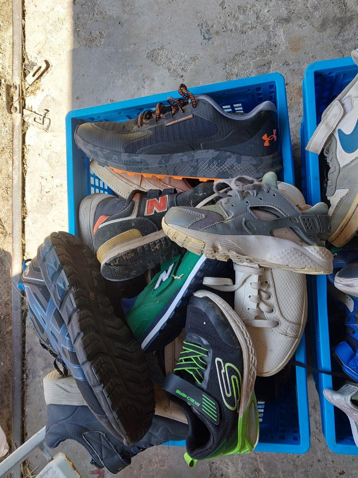 Diverse partij gebruikte sportschoenen en sneakers, Kleding | Heren, Schoenen, Overige kleuren, Ophalen of Verzenden, Sneakers of Gympen