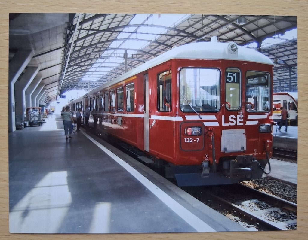 Foto van LSE treinstel station Luzern (CH), Verzamelen, Spoorwegen en Tramwegen, Verzenden, Nieuw, Trein, Kaart of Prent