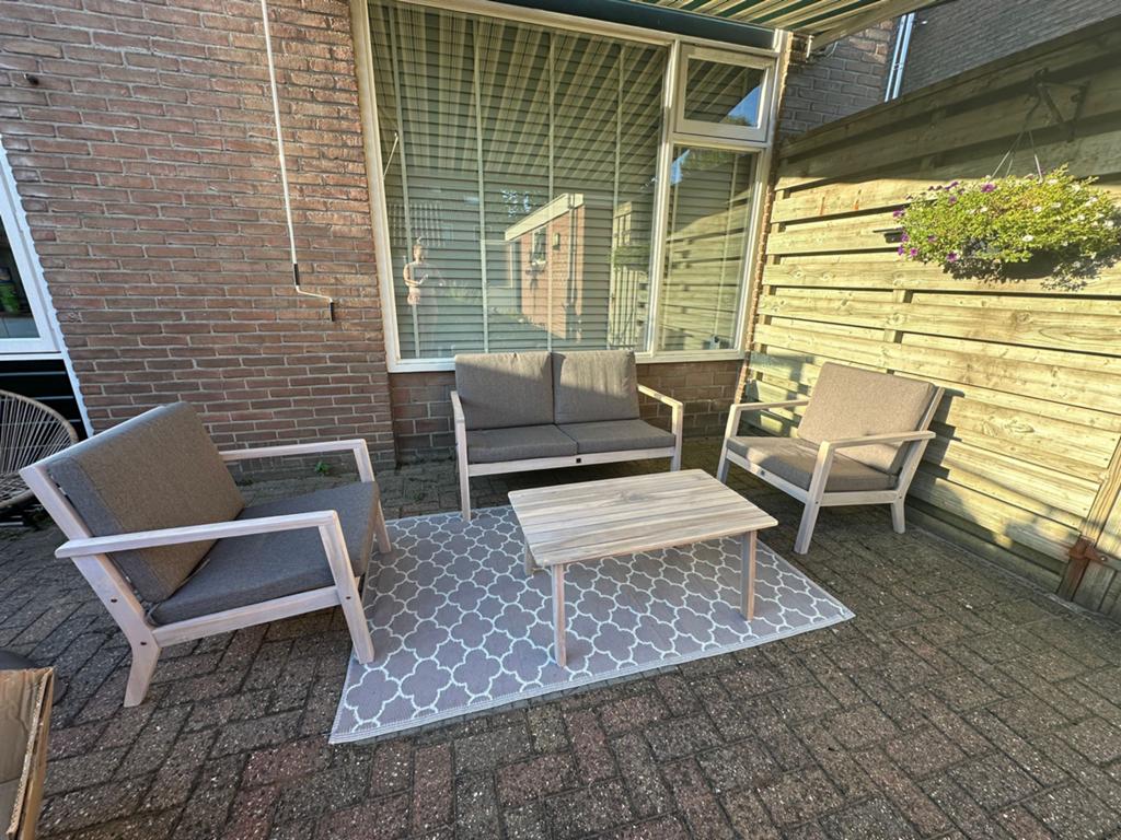 Goed onderhouden tuinset met kussens, Tuin en Terras, Tuinsets en Loungesets, Gebruikt, Tuinset, Hout, 4 zitplaatsen, Bank, Ophalen