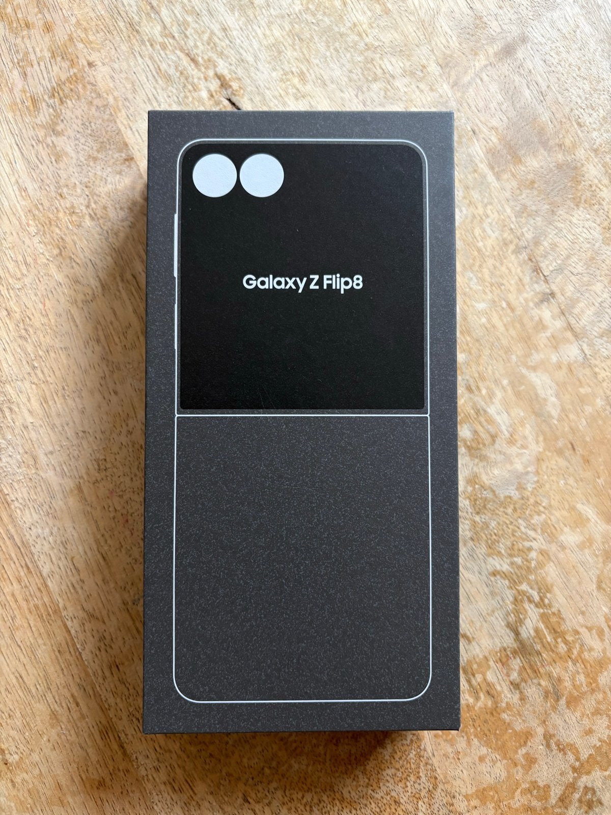 Samsung Galaxy Z Flip 8 - nieuw in doos