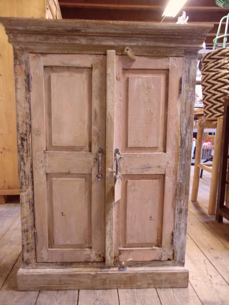 Tweedeurs kastje zachtroze India 79 x 45,5 x 109 cm Nieuw, Huis en Inrichting, Kasten | Ladekasten, -, 1 of 2 laden, -, Teakhout
