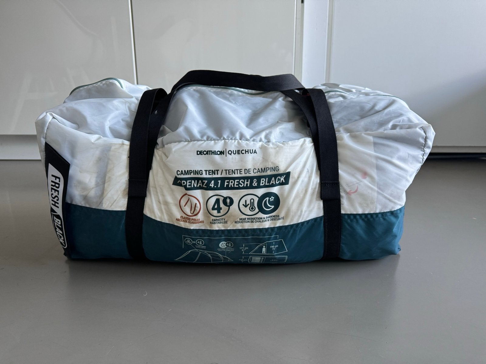 Quechua Arpenaz 4.1 Fresh & Black tent - zo goed als nieuw, Caravans en Kamperen, Ophalen, Zo goed als nieuw, Tot en met 4
