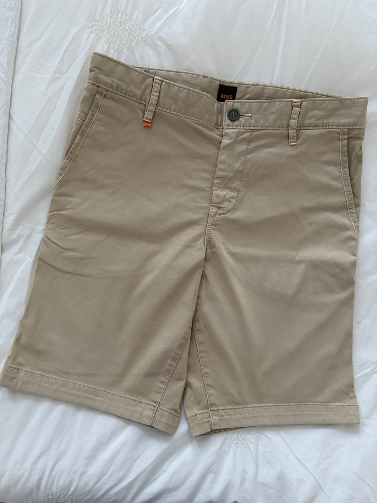 Korte broek Hugo Boss, Kleding | Heren, Ophalen of Verzenden, Gedragen, Maat 48/50 (M), Beige