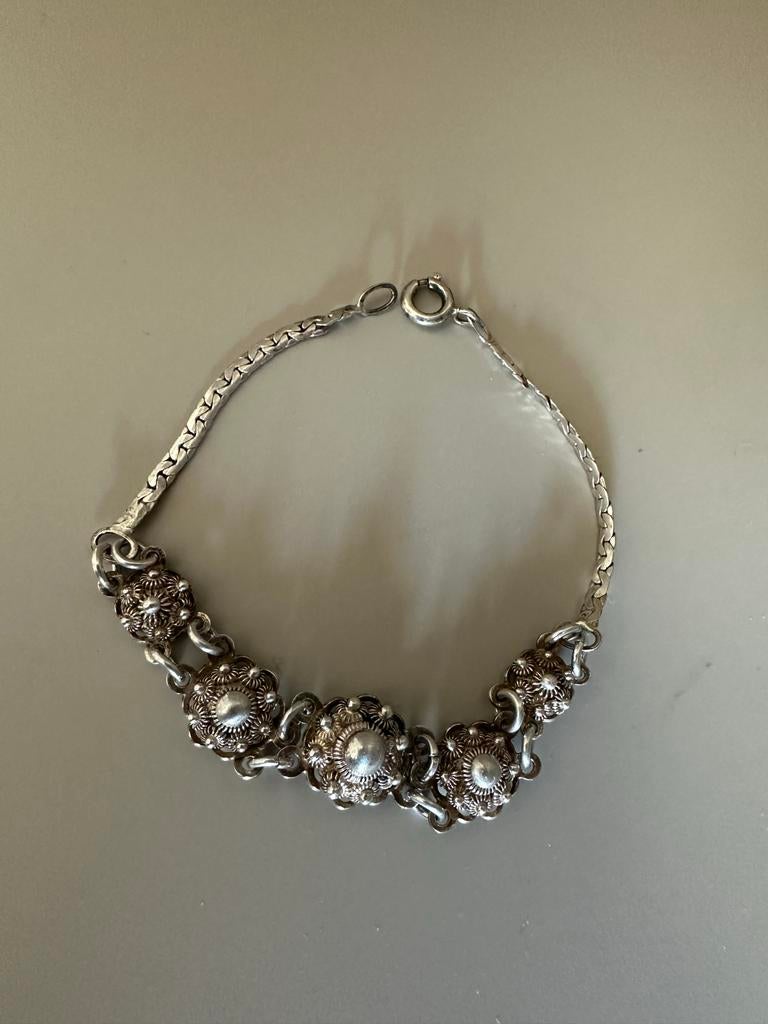 Vintage Zilveren Armband met Zeeuwse knoppen, Ophalen of Verzenden, Gebruikt, Zilver