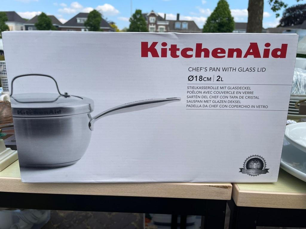 Compleet nieuwe KitchenAid sauspan met glazen deksel, Huis en Inrichting, Ophalen of Verzenden, Nieuw, Glas, Kookpan of Snelkookpan