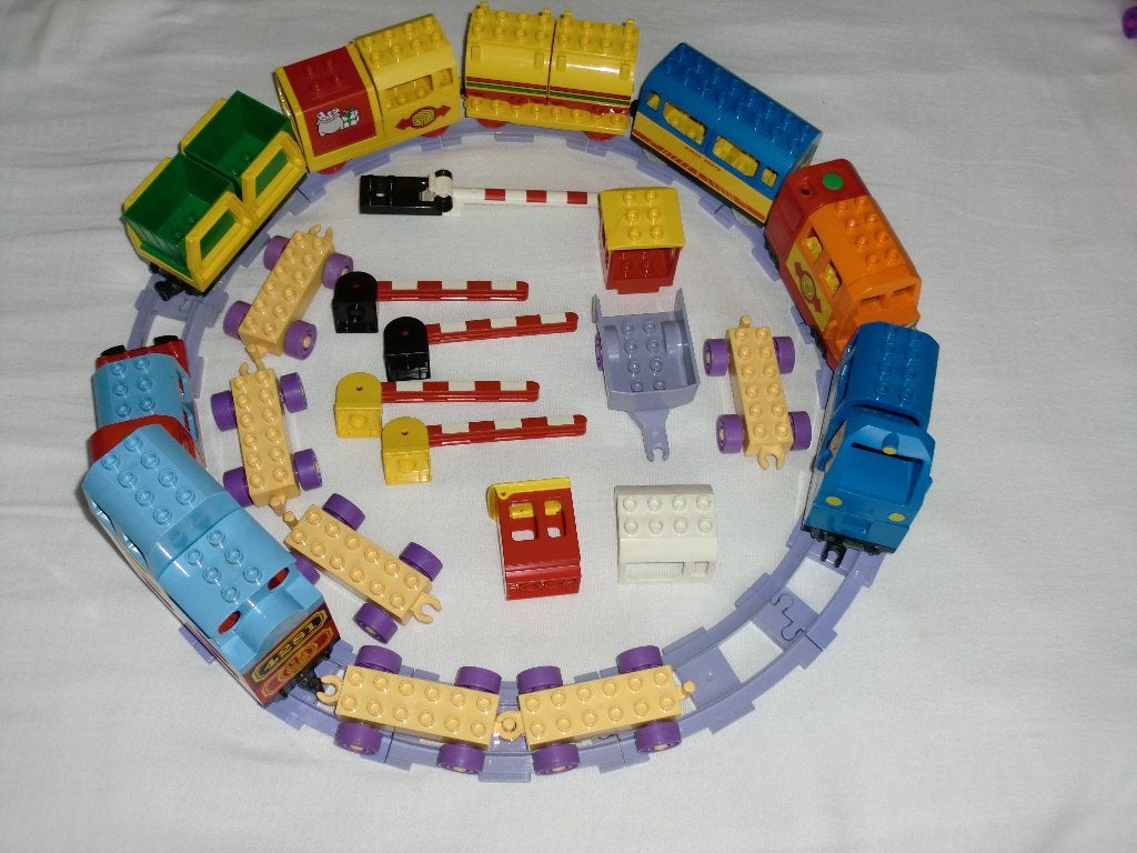 Duplo trein onderdelen (2x Locomotief met tuut-tuut) en meer, Overige thema's, Accessoire, Ophalen of Verzenden, Zo goed als nieuw