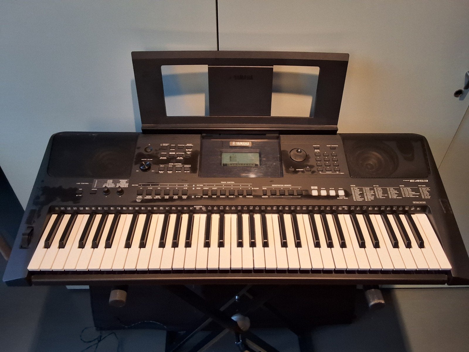 Yamaha Keyboard met kruk, standaard en opbergcase, Muziek en Instrumenten, Ophalen, 61 toetsen, Yamaha, Met standaard