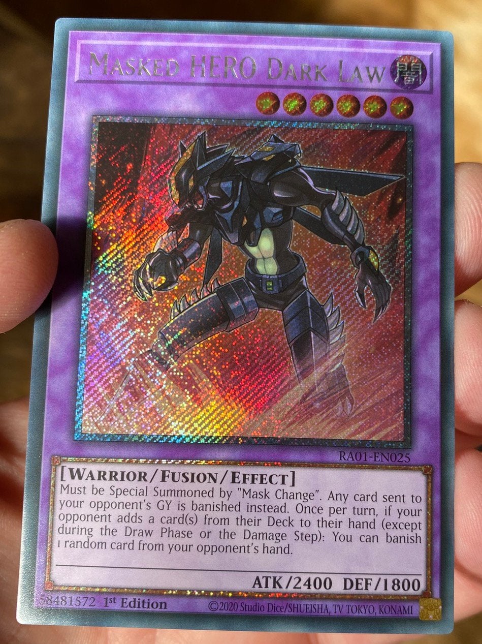 Yu-Gi-Oh! Masked HERO Dark Law RA01 1st Edition !, Ophalen of Verzenden, Zo goed als nieuw, Losse kaart, Foil