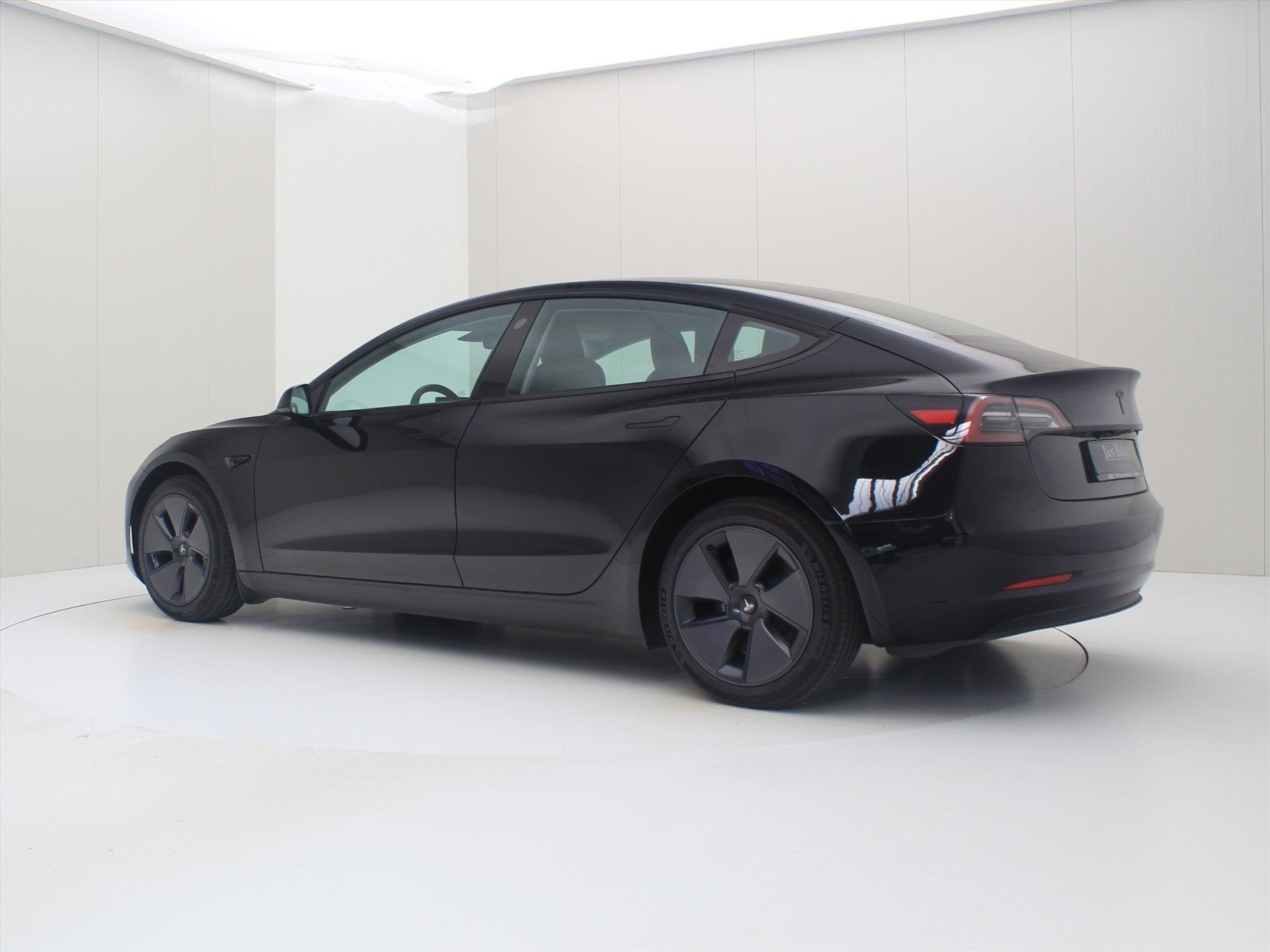 Foto 3 van Tesla Model 3 Standard RWD Plus UPGRADE 93% SoH [ AMD RYZEN+