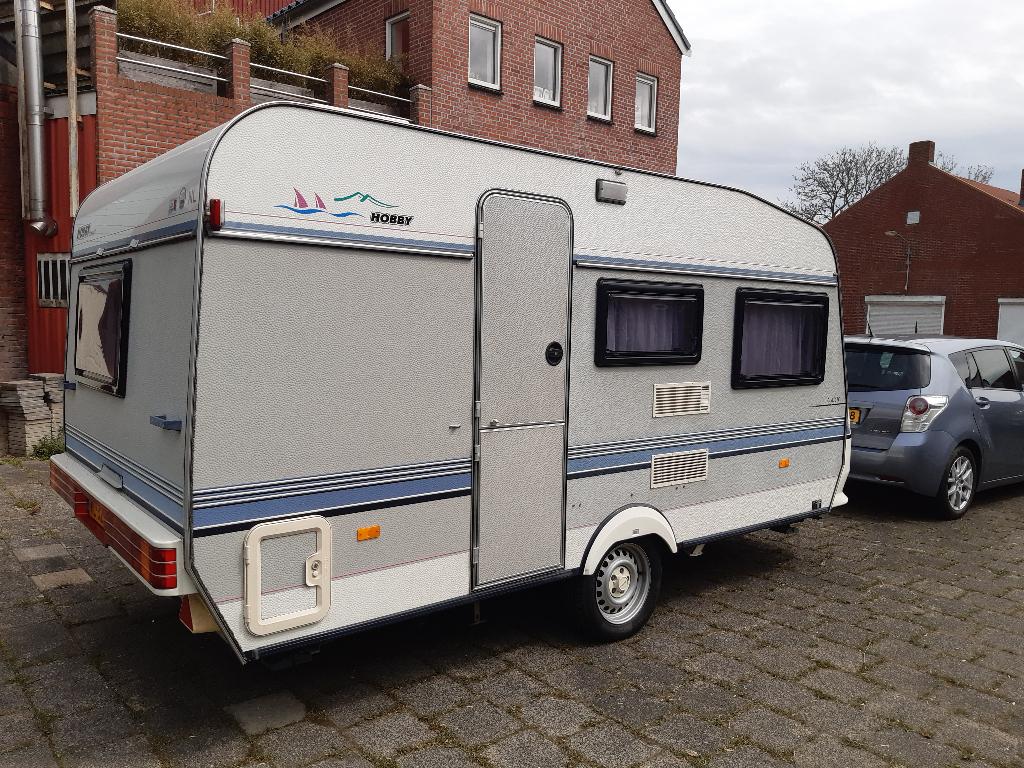 te koop aangeboden i.v.m. einde kamperen, Kachel, Hobby, Dwarsbed, Treinzit