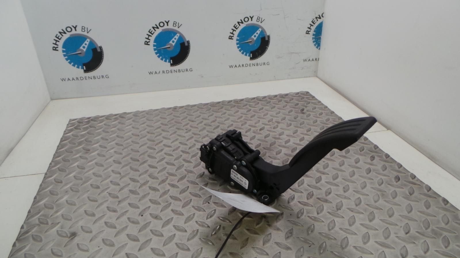 DACIA DUSTER GASPEDAAL SENSOR 2012, Ophalen of Verzenden, Gebruikt, Stiba lid