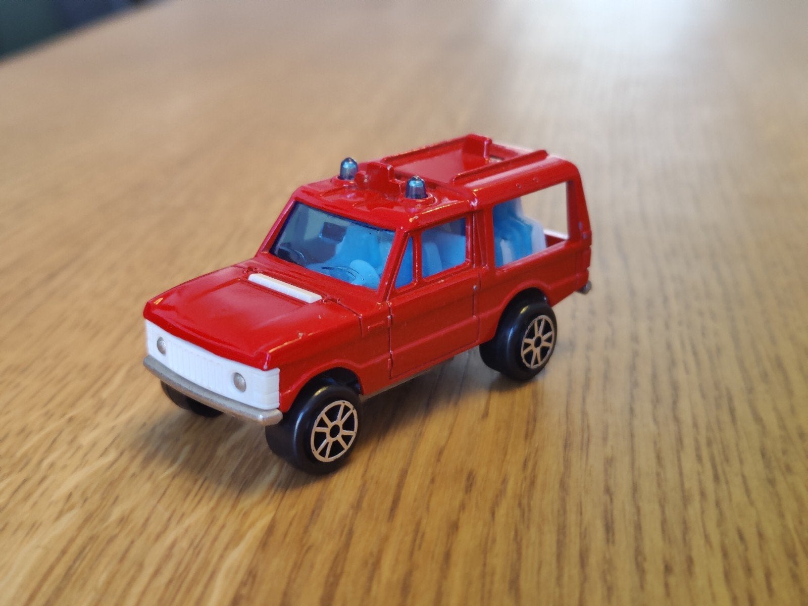Majorette Range Rover Brandweer ROOD, Hobby en Vrije tijd, Modelauto's | Overige schalen, Ophalen of Verzenden, Zo goed als nieuw