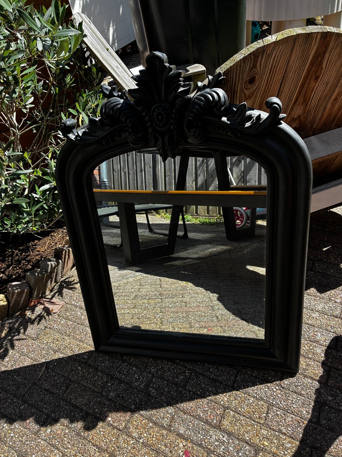 Antieke zwarte spiegel met sierlijke lijst, Ophalen of Verzenden, Rechthoekig, Minder dan 50 cm, Minder dan 100 cm