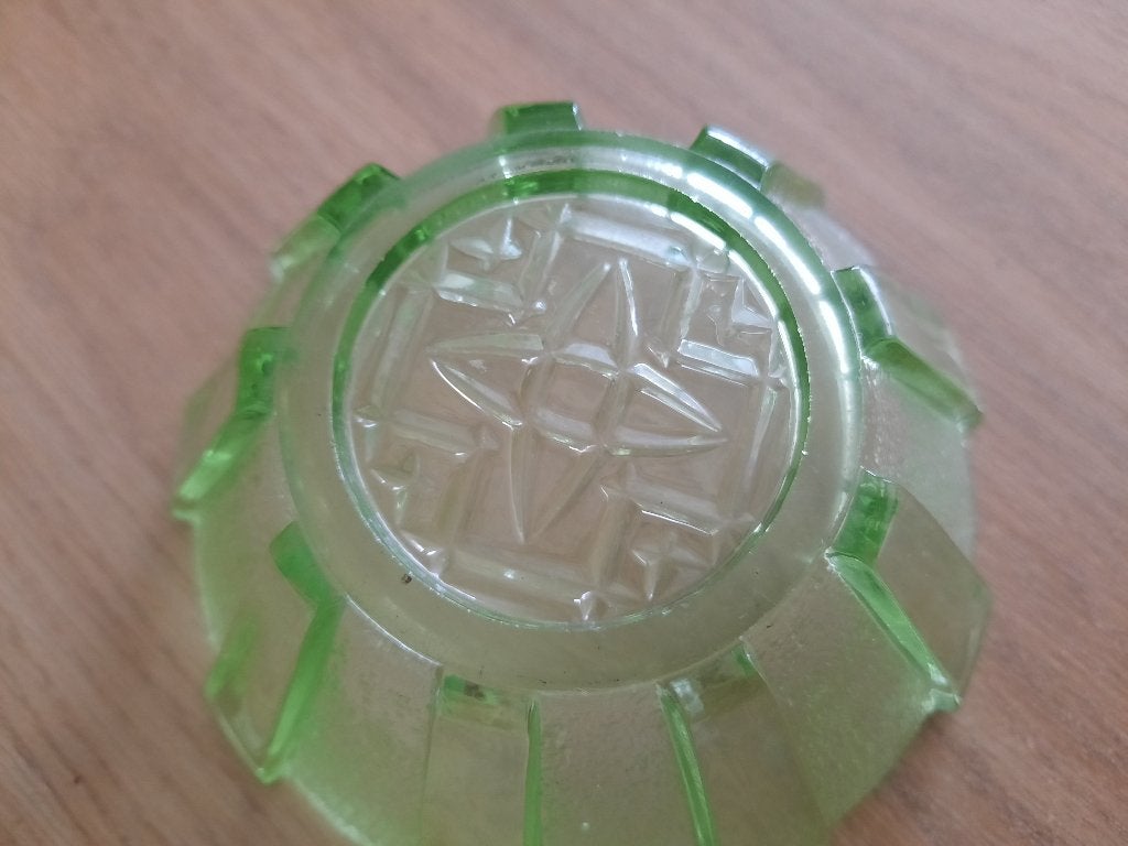 Groen art deco glasschaaltjes uranium, Antiek en Kunst, Antiek | Glas en Kristal, Ophalen of Verzenden