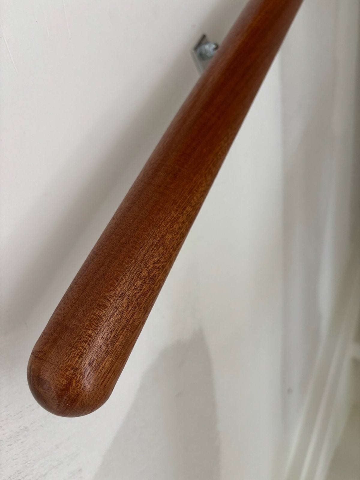 Houten trapleuningen walnoot look, inclusief beugels, Huis en Inrichting, Ophalen, Nieuw