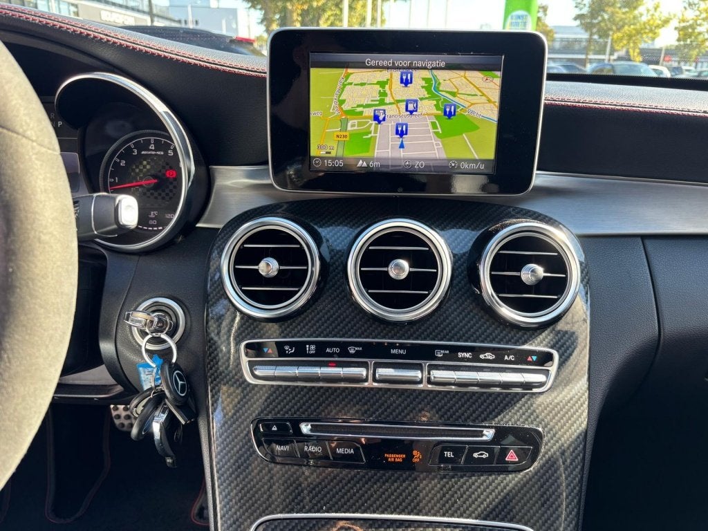 Foto 23 van Mercedes-Benz C-Klasse Estate AMG 43 | 4MATIC | power | stij