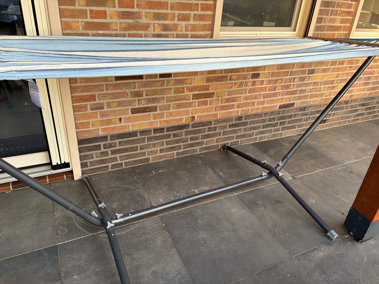 Comfortabele hangmat met standaard - Blauw/Wit gestreept, Binnen, Gebruikt, Ophalen of Verzenden, Met standaard