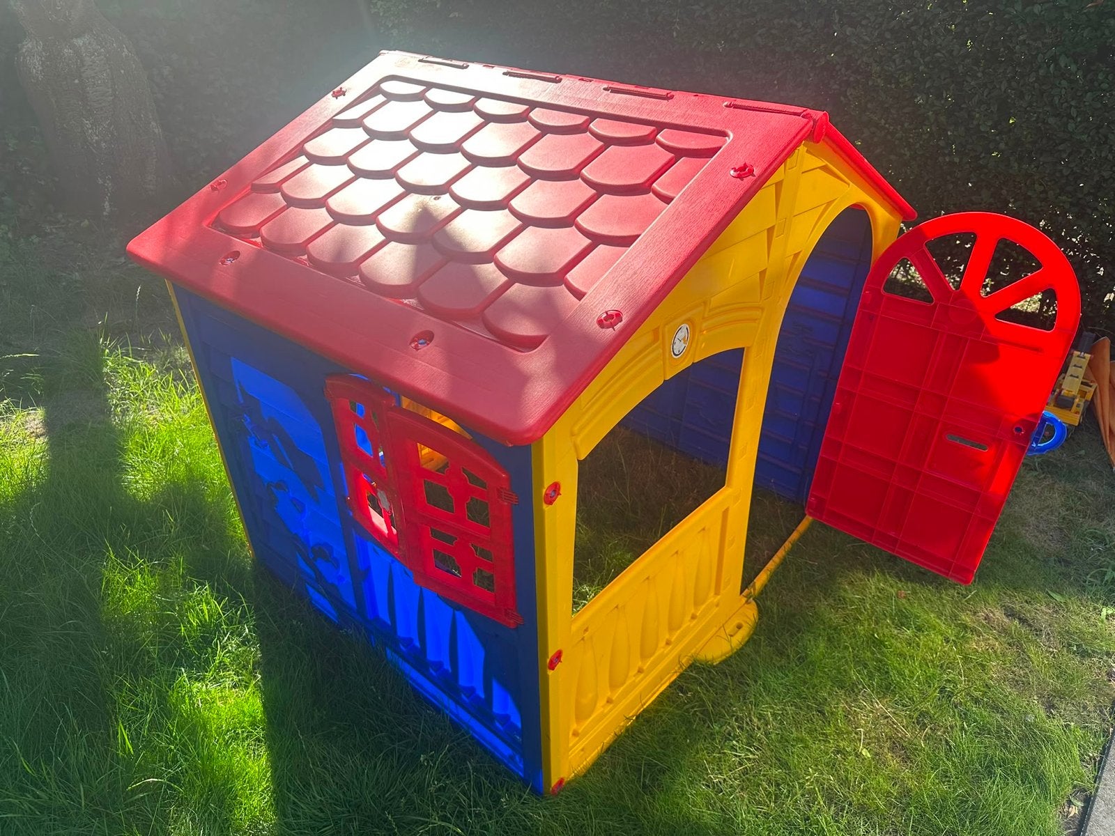 Kleurrijk speelhuisje voor kinderen - demonteerbaar, Ophalen, Gebruikt, Plastic