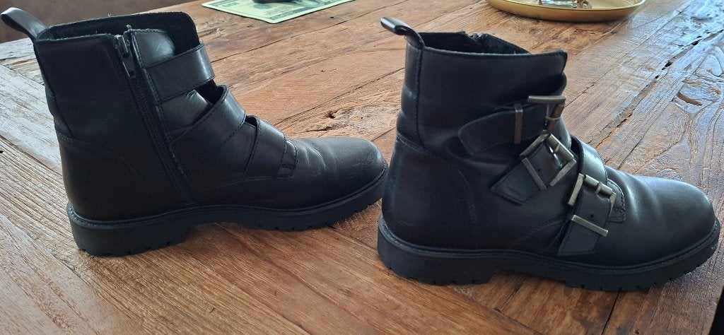 Zwarte boots met rits en gespen, Zwart, Overige typen, Ophalen of Verzenden, Zo goed als nieuw