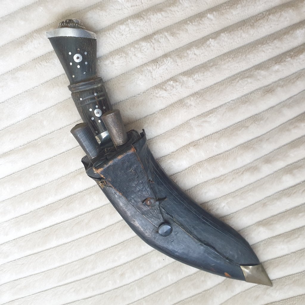 Vintage kukri dolk met 2 kleine mesjes, Verzamelen, Militaria | Algemeen, Ophalen of Verzenden, Landmacht, Azië, Mes of Dolk