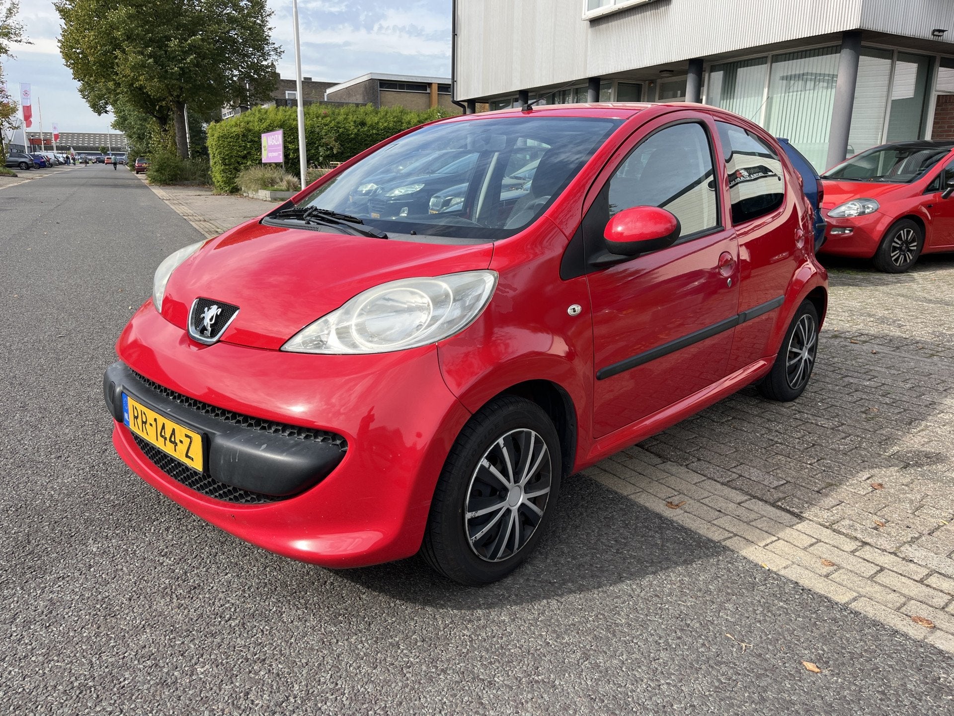 Peugeot 107 1.0-12V XS Urban Move 5 Deurs,Airco. Apk 17-06-2, Voorwielaandrijving, Gebruikt, 4 stoelen, 68 pk