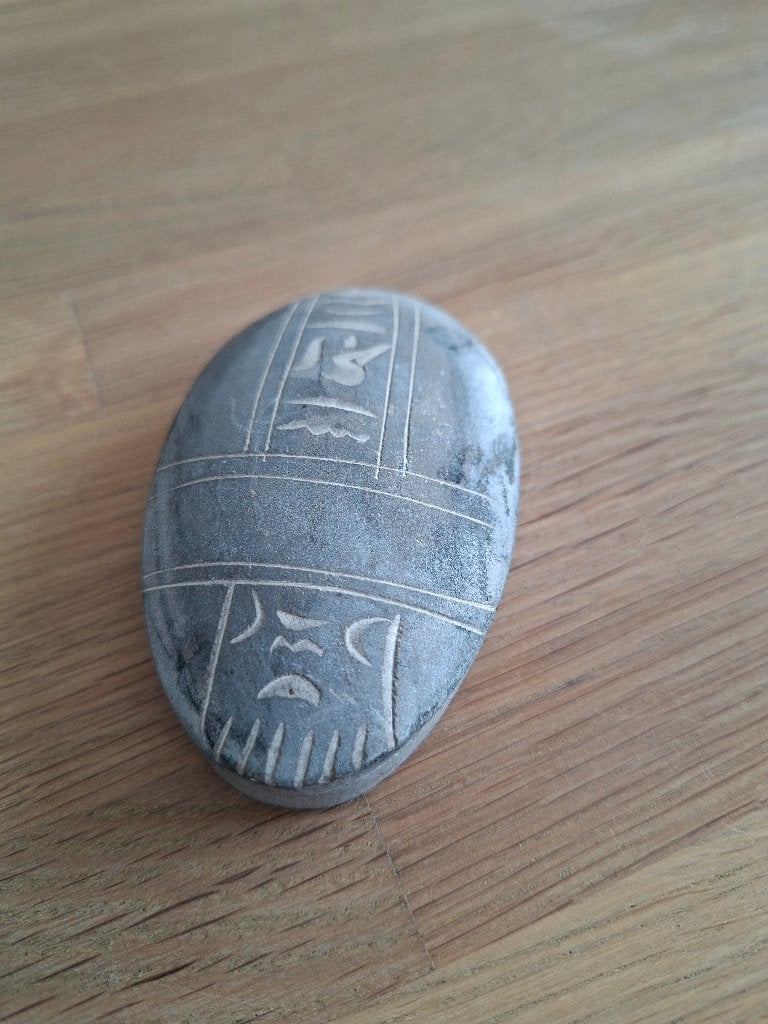 Scarabee, 2 kanten gegraveert, Antiek en Kunst, Overige typen, Overige onderwerpen, Minder dan 20 cm, Ophalen of Verzenden